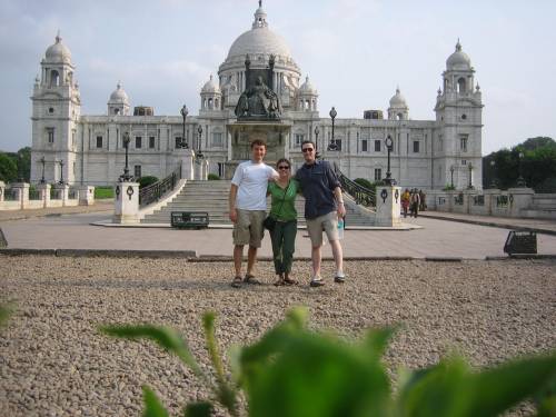This is us in front of the Victoria Memorial.  Thank goodness to the Jobi "tripod" and the bush that it was pirched on.